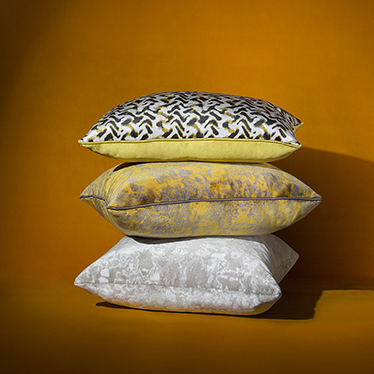 The Eclectic Pillow Collection is a rich and versatile collection where you can find a wide range of inspirations. It's made for those who look for bold elements and statement pieces that stand out. Each pillow is unique and adds an inimitable sensation t